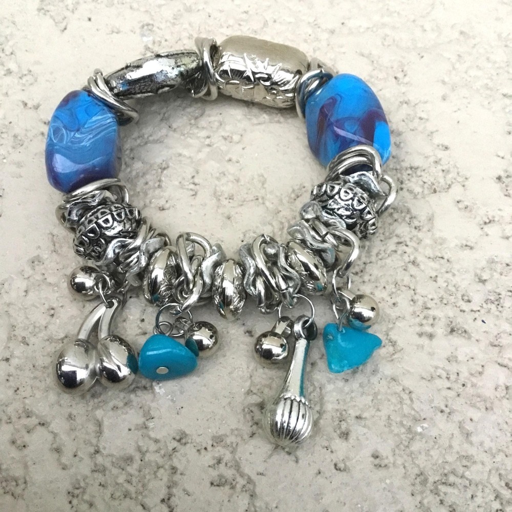 Silver & Blue Charm Bracelet With  Beads & Silver-Tone Charms‎